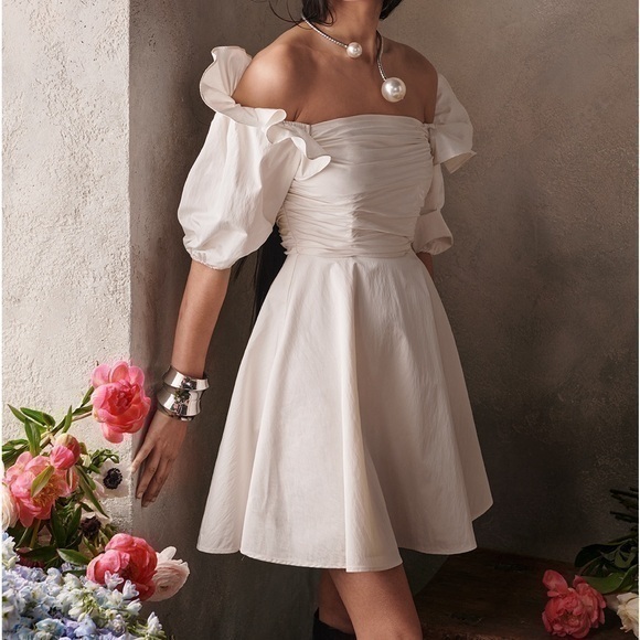 Cream dress - Picture 1 of 2